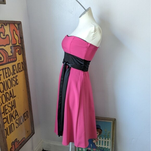 Vintage Hot Pink and Black Strapless Dress by Ruby Rox Size 7 - Picture 2 of 8
